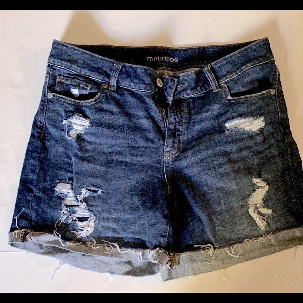 Maurices brand woman’s destroyed Jean shorts 16w